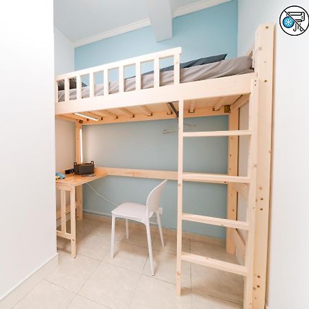 Shared Dormitory Wan Chai Road 187 Hong Kong Exterior photo